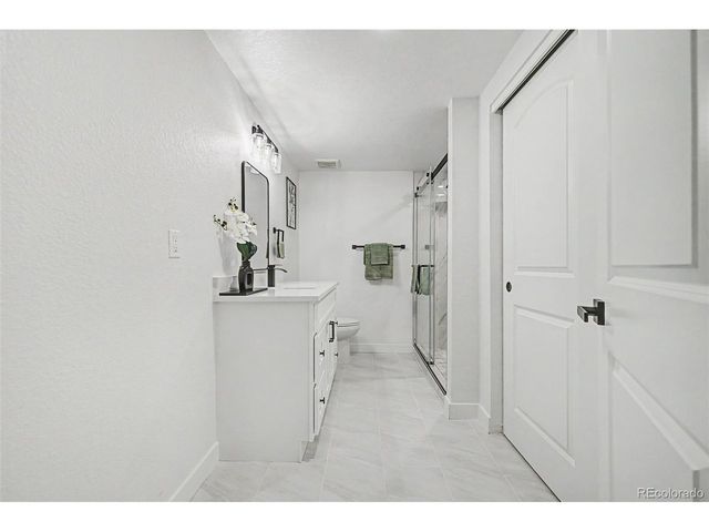 1421 S Chambers Cir, Aurora, CO 80012