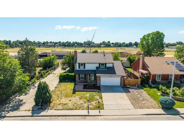 1421 S Chambers Cir, Aurora, CO 80012