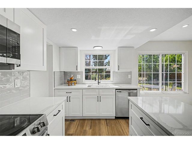1421 S Chambers Cir, Aurora, CO 80012