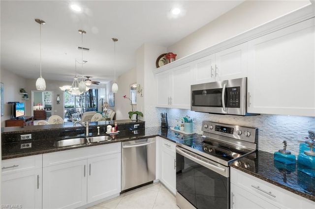 8239 Parkstone PL # 107, Naples, FL 34120