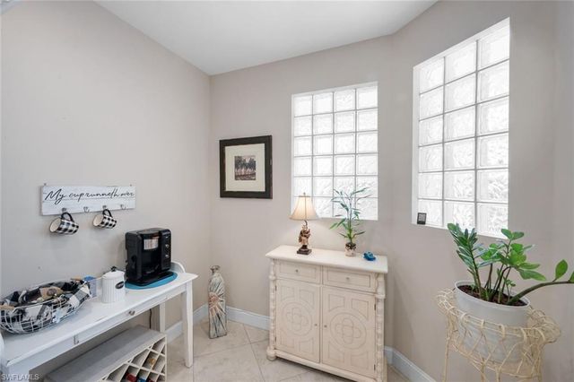 8239 Parkstone PL # 107, Naples, FL 34120