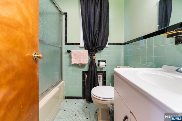 722 Oak Street, Ridgefield, NJ 07657