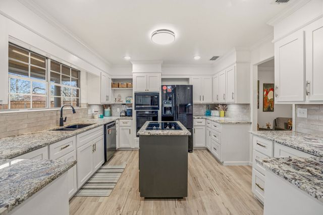 1511 Oak Forest Drive, Graham, TX 76450