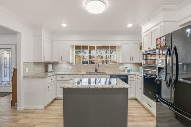 1511 Oak Forest Drive, Graham, TX 76450