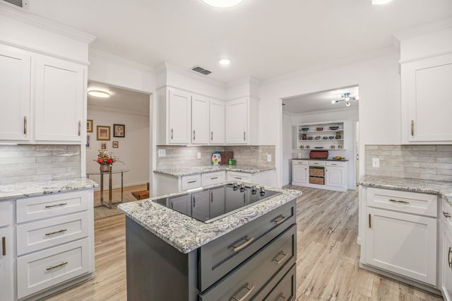 1511 Oak Forest Drive, Graham, TX 76450