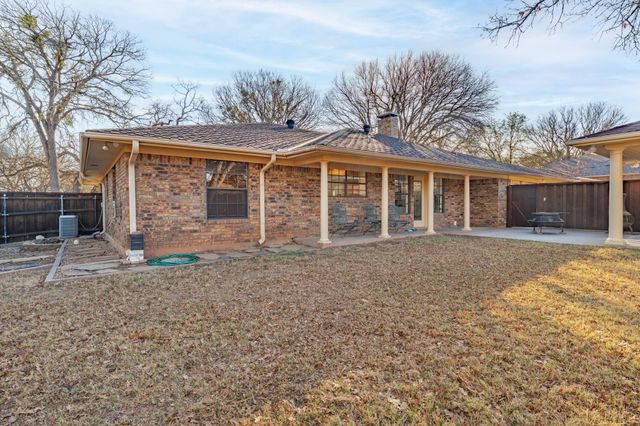1511 Oak Forest Drive, Graham, TX 76450