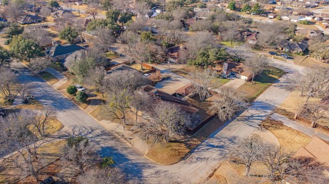 1511 Oak Forest Drive, Graham, TX 76450