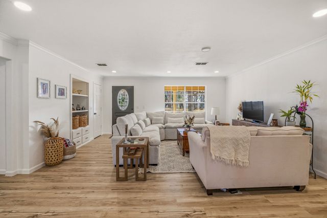 1511 Oak Forest Drive, Graham, TX 76450