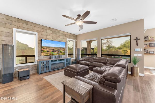 8318 E INGRAM Street, Mesa, AZ 85207