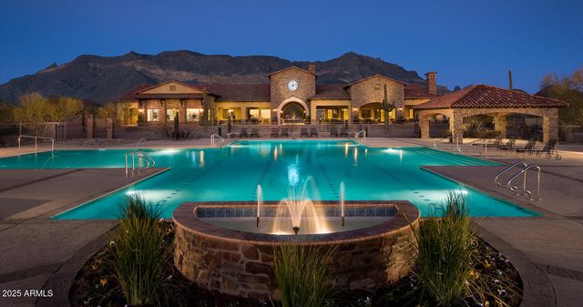 8318 E INGRAM Street, Mesa, AZ 85207