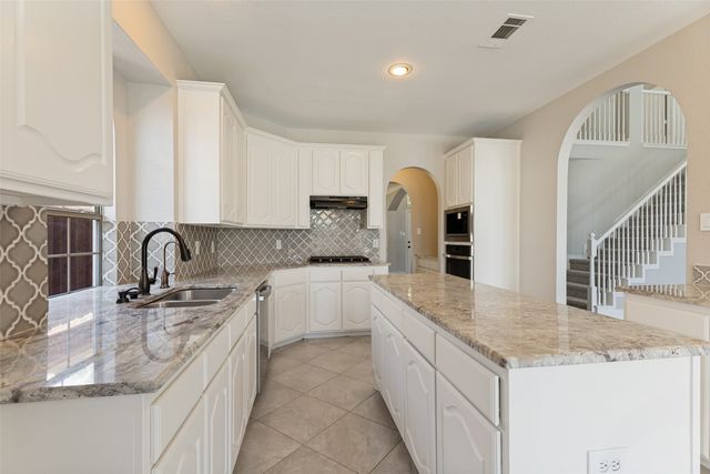 5385 Lake Chelen Drive, Fort Worth, TX 76137