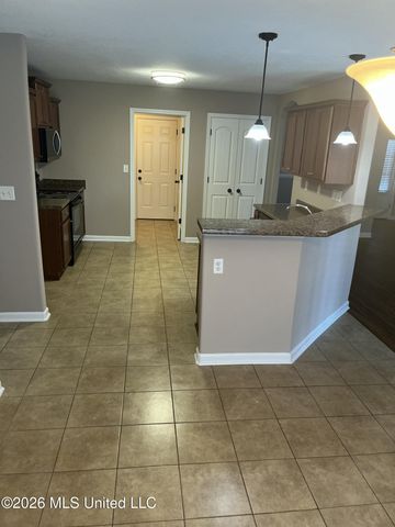 207 Shady Lane Cove, Hernando, MS 38632