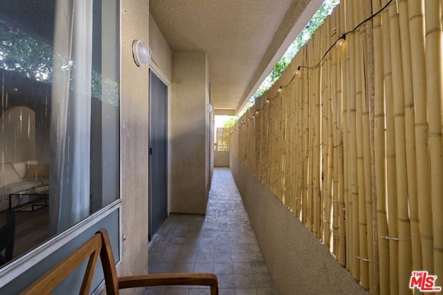 4943 Rosewood Avenue 104, Los Angeles, CA 90004
