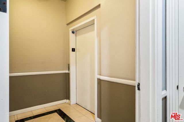 4943 Rosewood Avenue 104, Los Angeles, CA 90004
