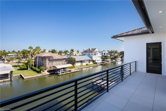 223 Bayview AVE, Naples, FL 34108