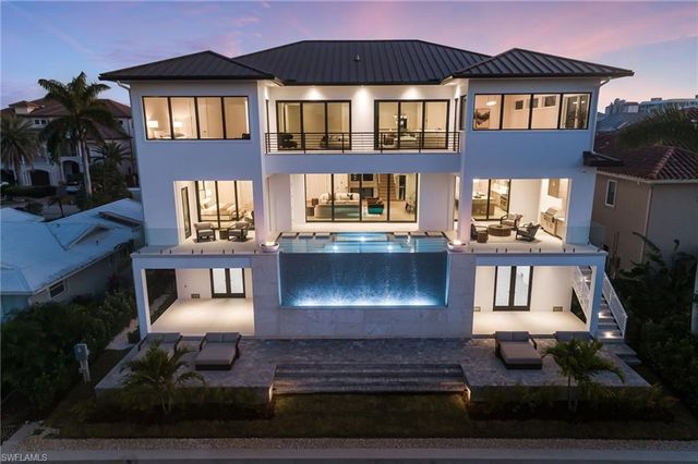 223 Bayview AVE, Naples, FL 34108