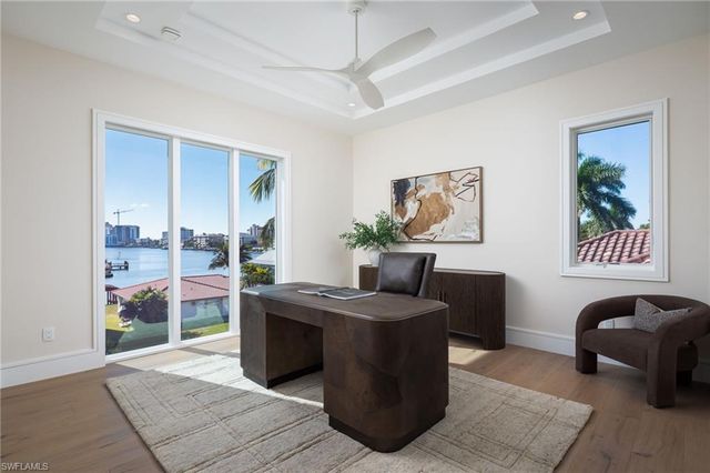 223 Bayview AVE, Naples, FL 34108