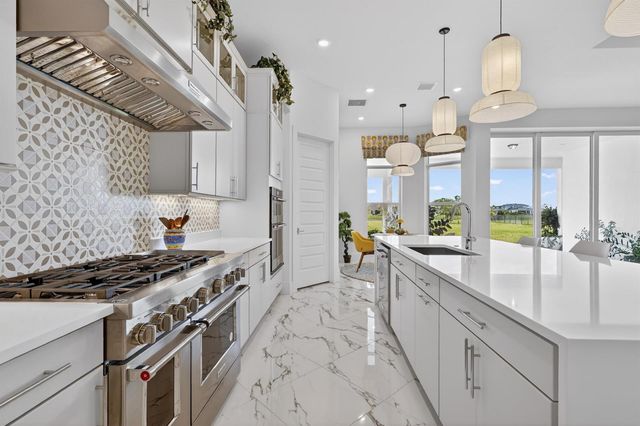 20160 SE Bridgewater Drive, Jupiter, FL 33458