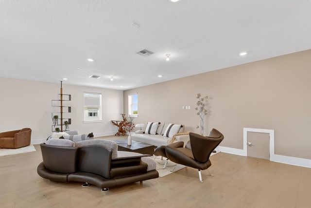 20160 SE Bridgewater Drive, Jupiter, FL 33458