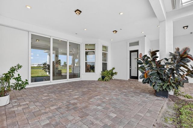20160 SE Bridgewater Drive, Jupiter, FL 33458
