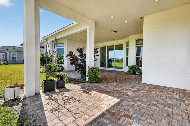 20160 SE Bridgewater Drive, Jupiter, FL 33458