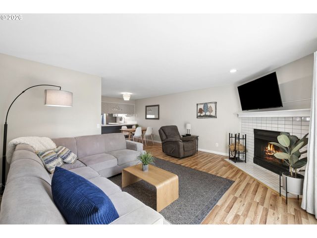 10900 Sw 76TH Pl, Tigard, OR 97223