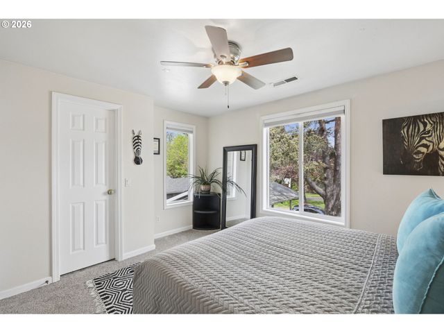 10900 Sw 76TH Pl, Tigard, OR 97223