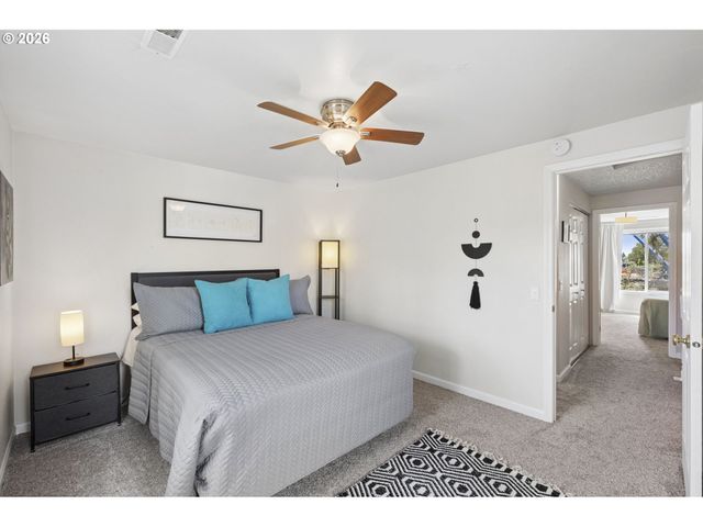 10900 Sw 76TH Pl, Tigard, OR 97223