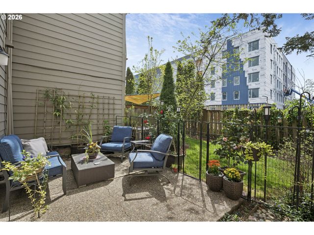 10900 Sw 76TH Pl, Tigard, OR 97223