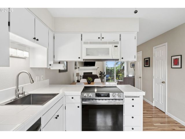 10900 Sw 76TH Pl, Tigard, OR 97223