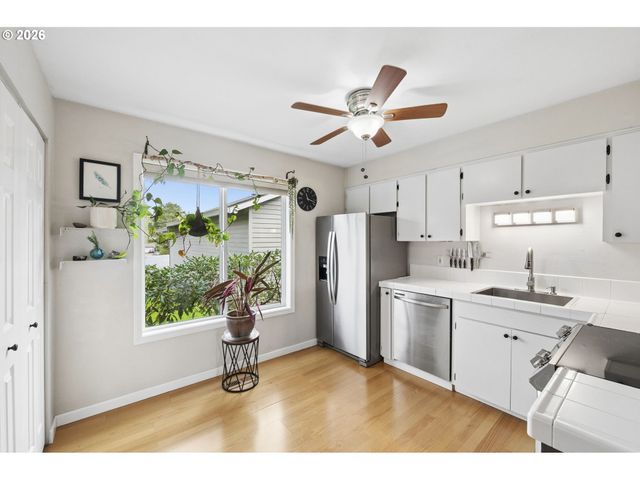 10900 Sw 76TH Pl, Tigard, OR 97223