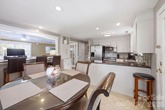 2340 24th Avenue NE, Hickory, NC 28601