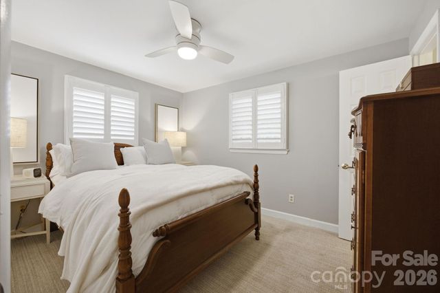 2340 24th Avenue NE, Hickory, NC 28601