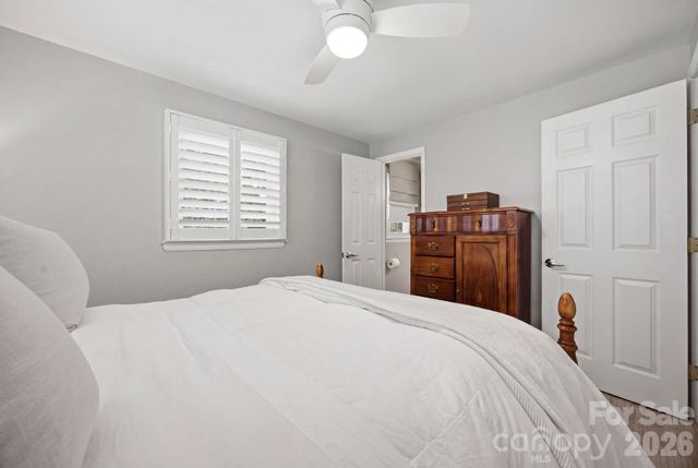 2340 24th Avenue NE, Hickory, NC 28601