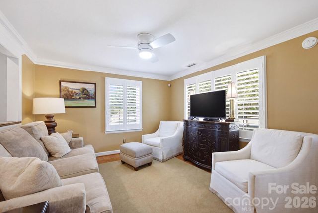 2340 24th Avenue NE, Hickory, NC 28601