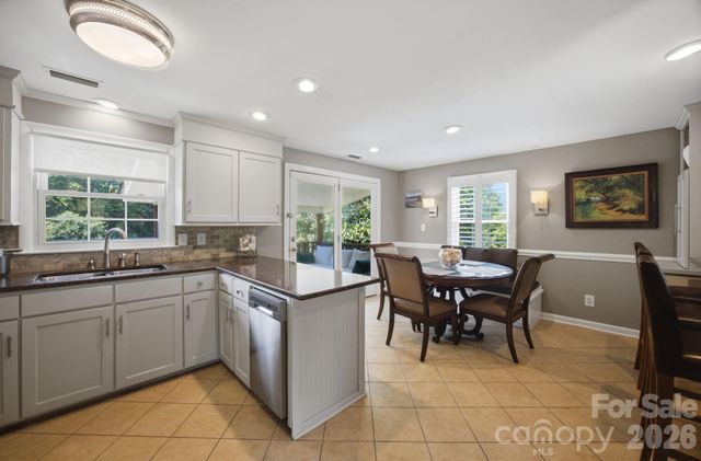 2340 24th Avenue NE, Hickory, NC 28601