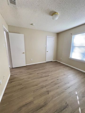 1046 Palomino Drive, Little Elm, TX 75068