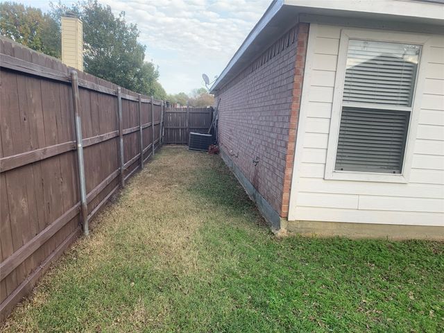 1046 Palomino Drive, Little Elm, TX 75068