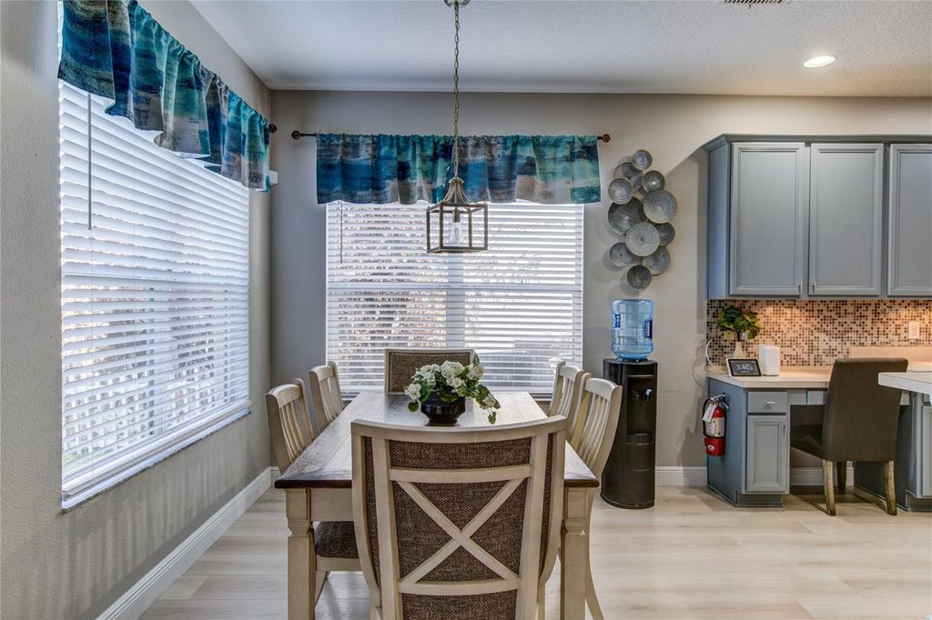 Image 12 of property listing at 1551 AMARYLLIS CIRCLE, Orlando, FL 32825