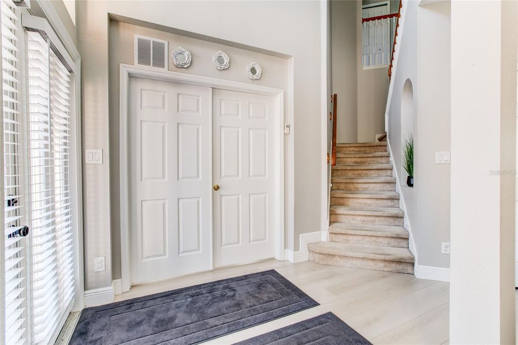 Image 15 of property listing at 1551 AMARYLLIS CIRCLE, Orlando, FL 32825