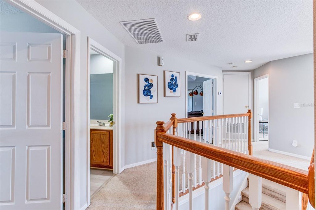 Image 17 of property listing at 1551 AMARYLLIS CIRCLE, Orlando, FL 32825