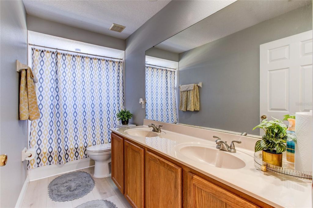 Image 25 of property listing at 1551 AMARYLLIS CIRCLE, Orlando, FL 32825