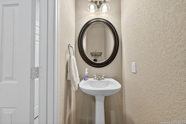 1927 Milan, San Antonio, TX 78258