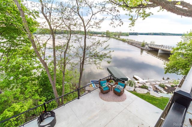 4520 Water Street, Columbiaville Village, MI 48421