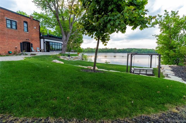 4520 Water Street, Columbiaville Village, MI 48421