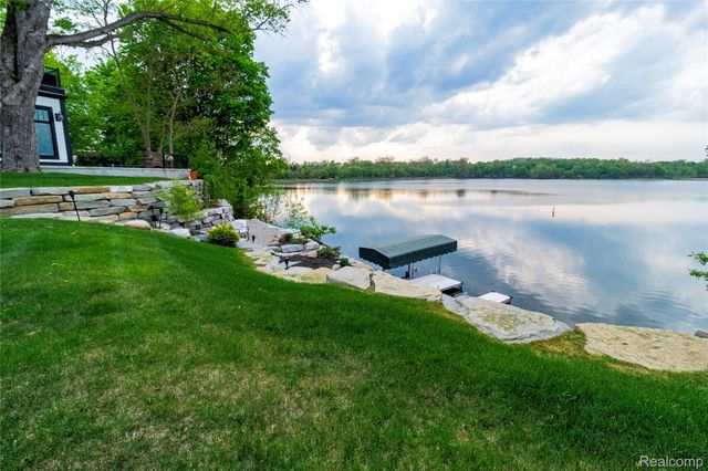 4520 Water Street, Columbiaville Village, MI 48421