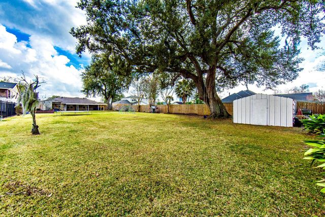 805 Chene Dr, Houma, LA 70364