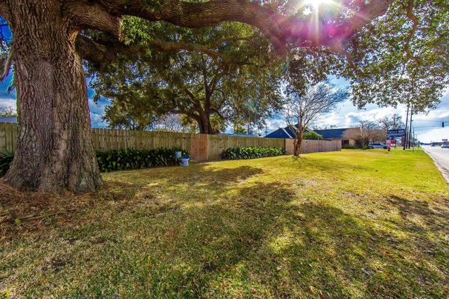 805 Chene Dr, Houma, LA 70364