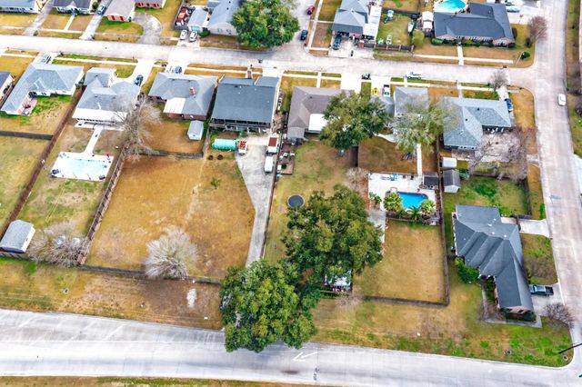 805 Chene Dr, Houma, LA 70364