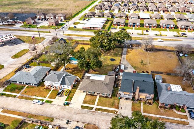 805 Chene Dr, Houma, LA 70364